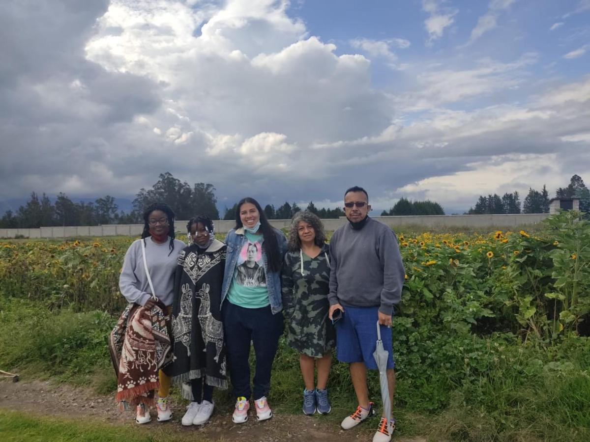 Hospedaje El Girasol Tababela Quito Eksteriør billede