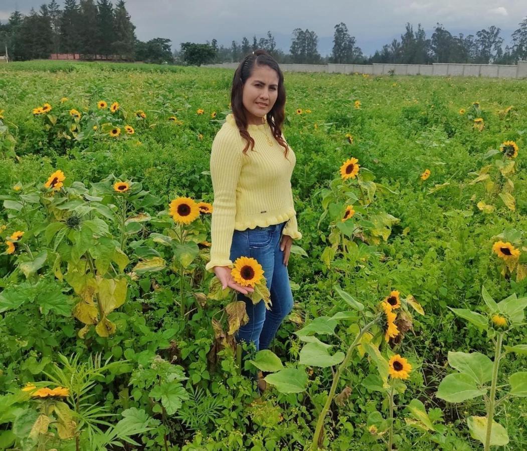 Hospedaje El Girasol Tababela Quito Eksteriør billede