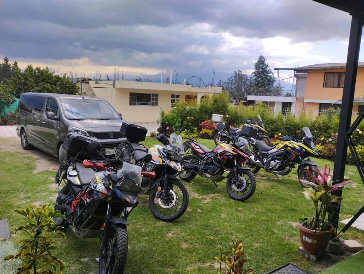 Hospedaje El Girasol Tababela Quito Eksteriør billede
