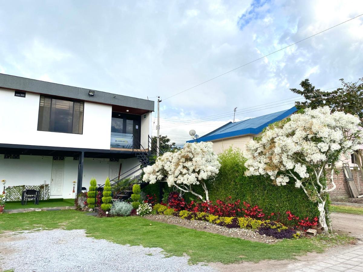 Hospedaje El Girasol Tababela Quito Eksteriør billede
